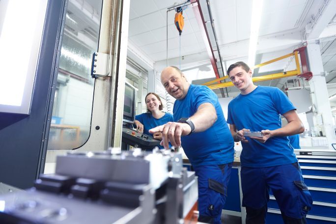Mitarbeiter Lehrwerkstatt Metall & Elektro / Betriebsmittelmechaniker (m/w/d), 1. Bild