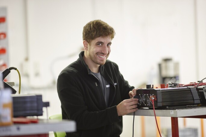 Ausbildung zum Elektroniker (m/w/d), 1. Bild